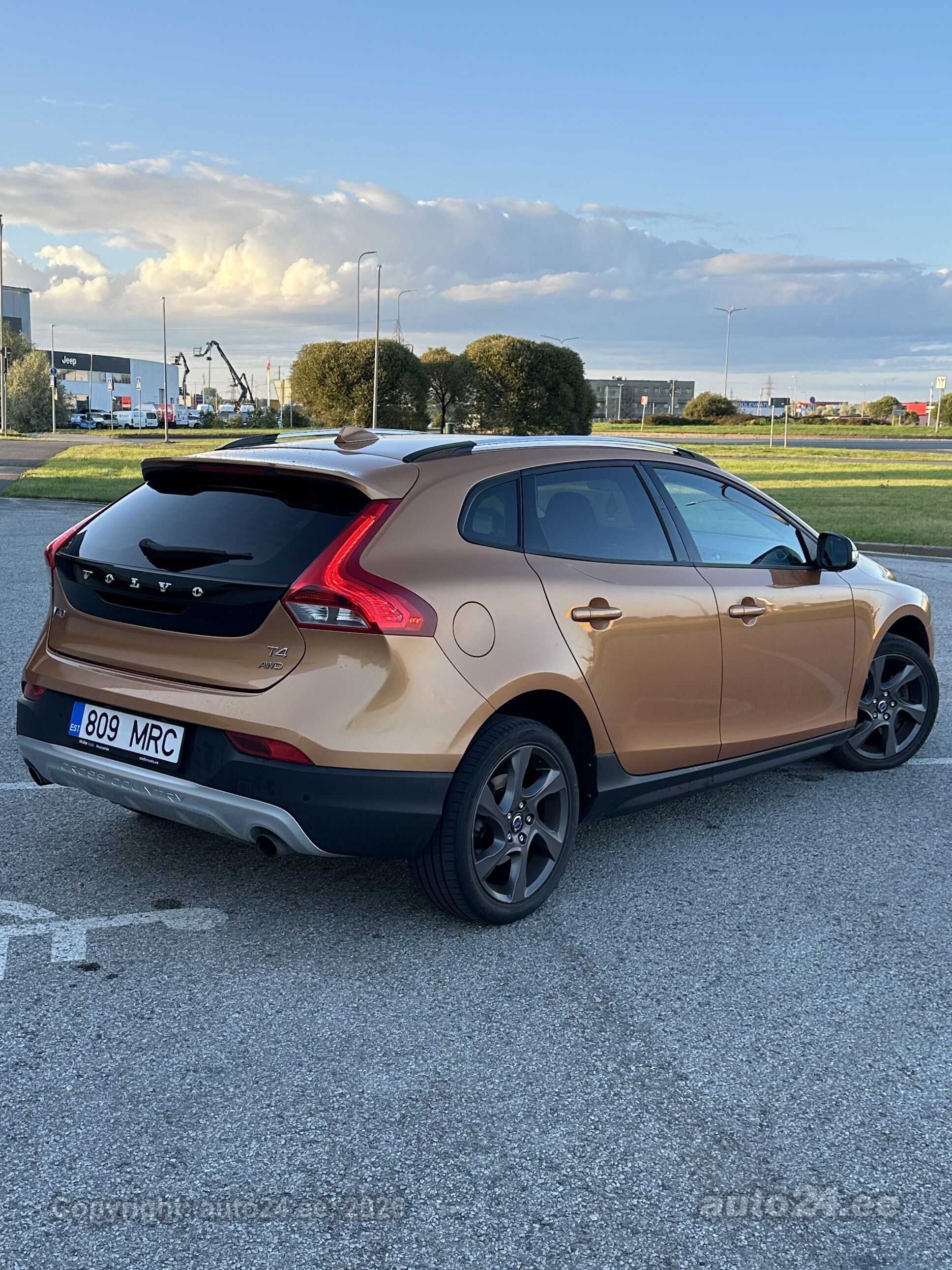 Volvo V40 Cross Country - 2