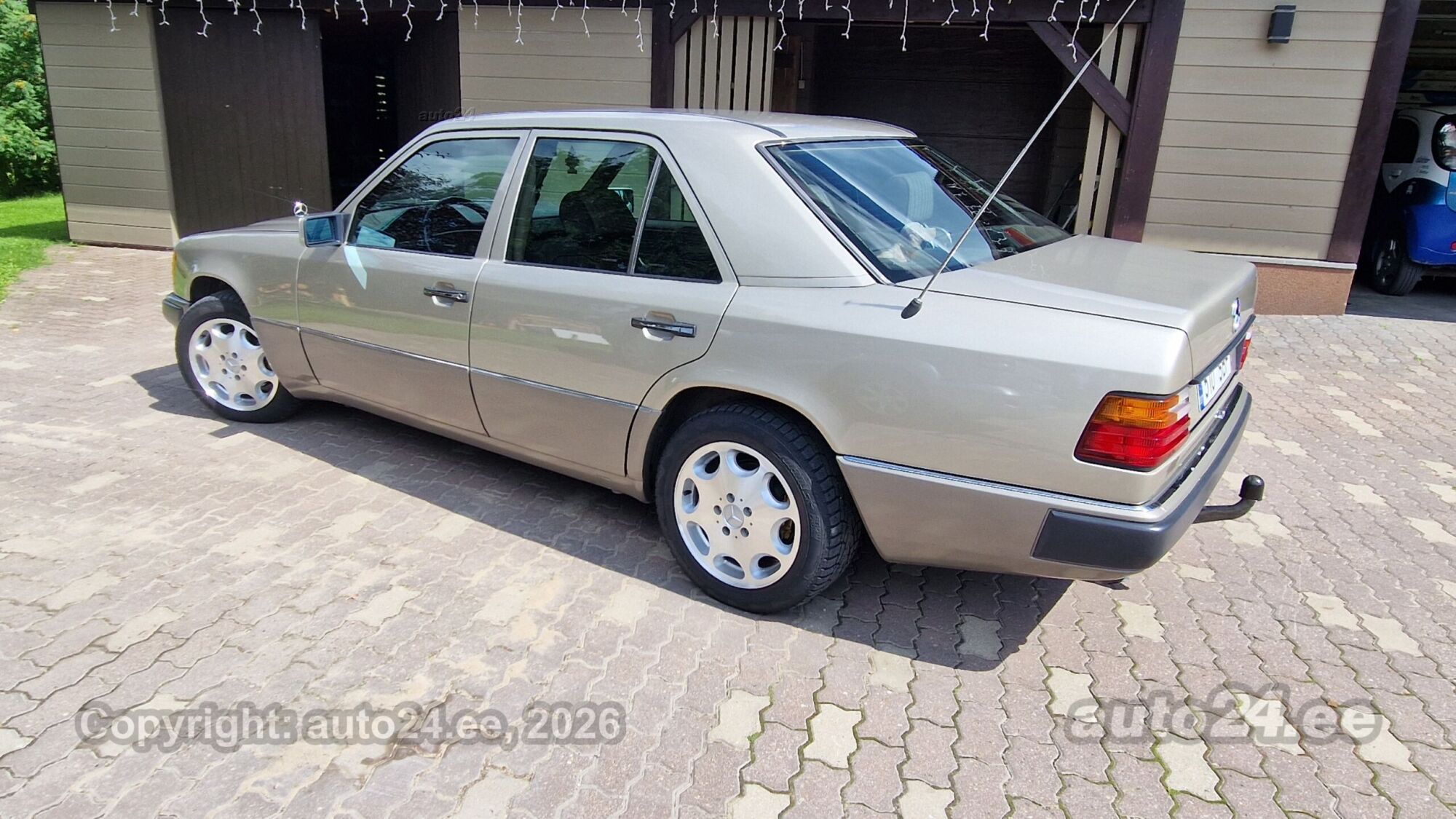 Mercedes-Benz E-sarja 1992, photo 2/10