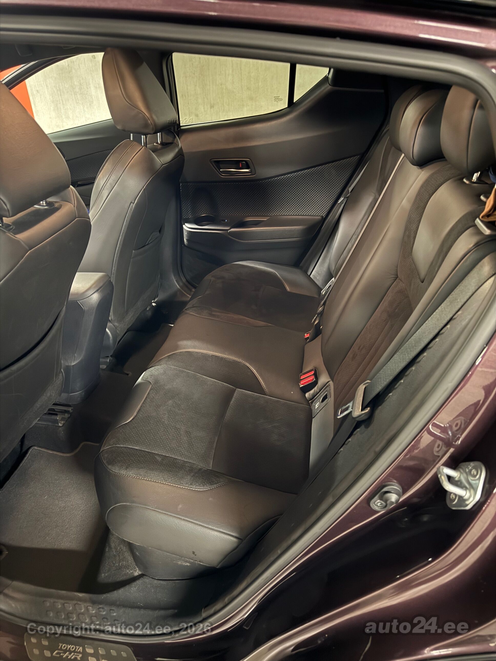Toyota C-HR Style plus 1.8 72kW 2022, photo 6/8