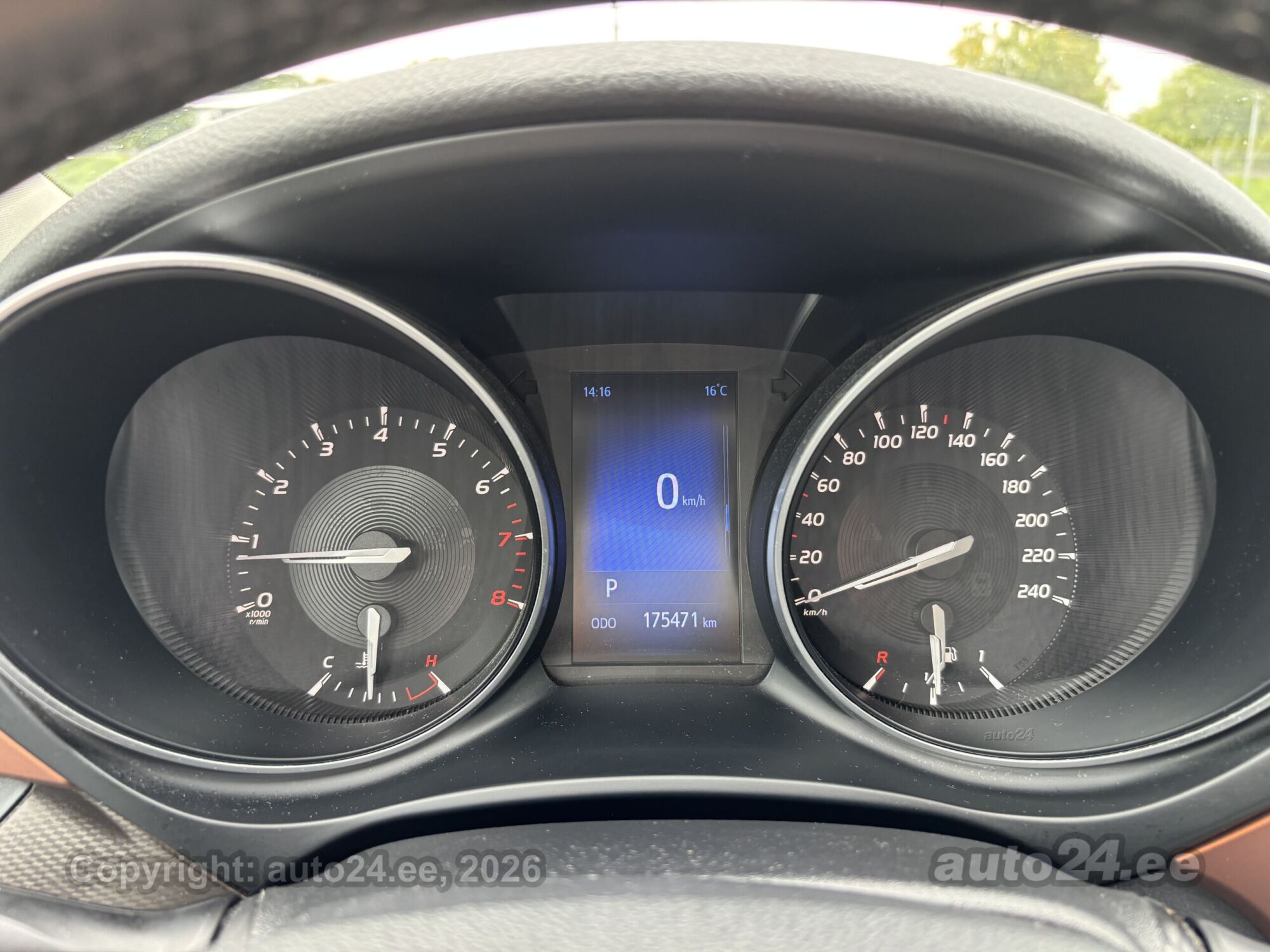 Toyota Avensis - 12