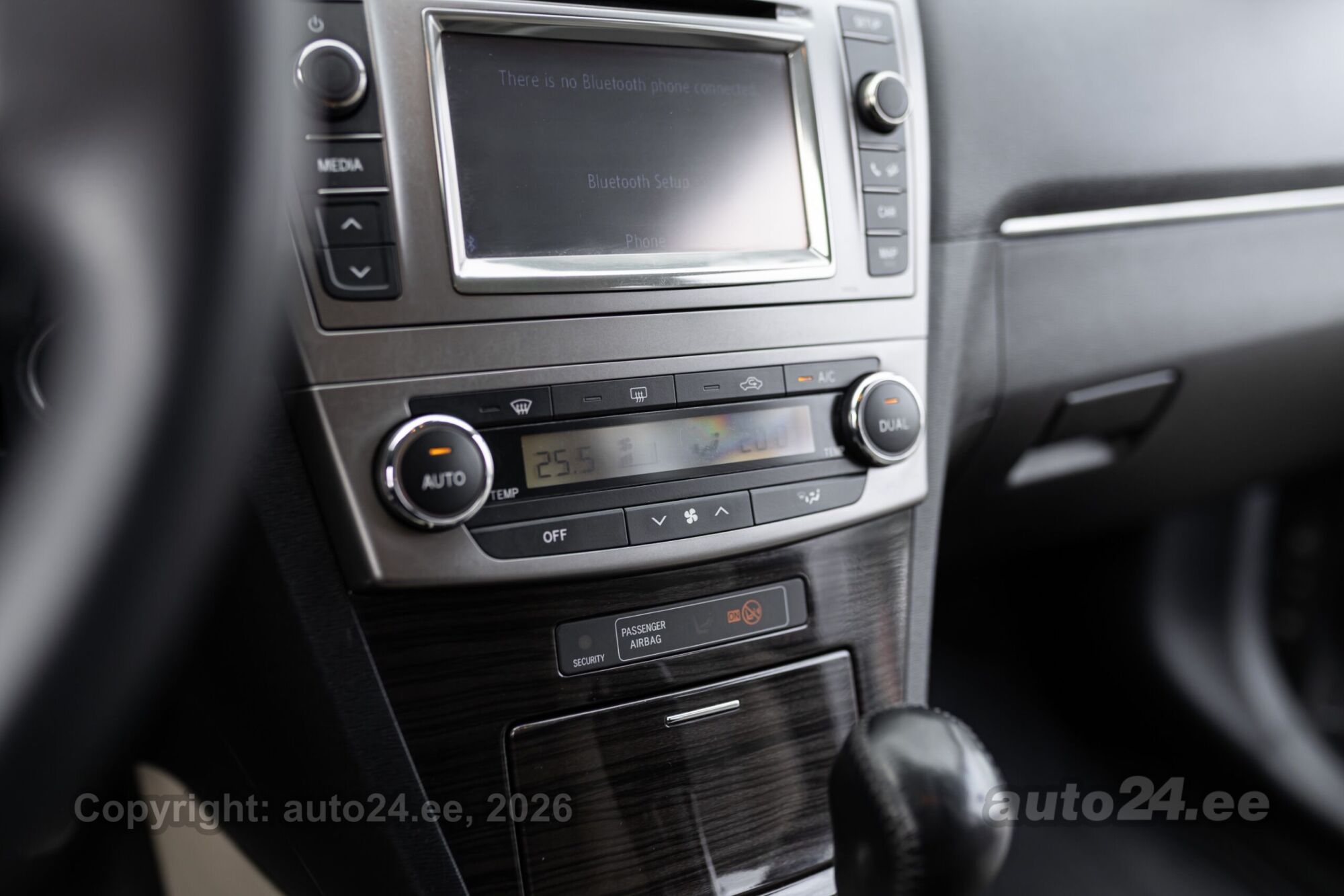 Toyota Avensis 2014 — фото 19