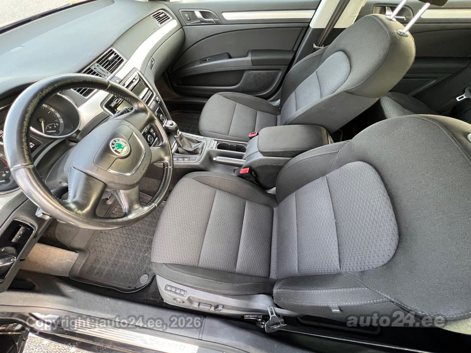 Skoda Superb 2013 — photo 8