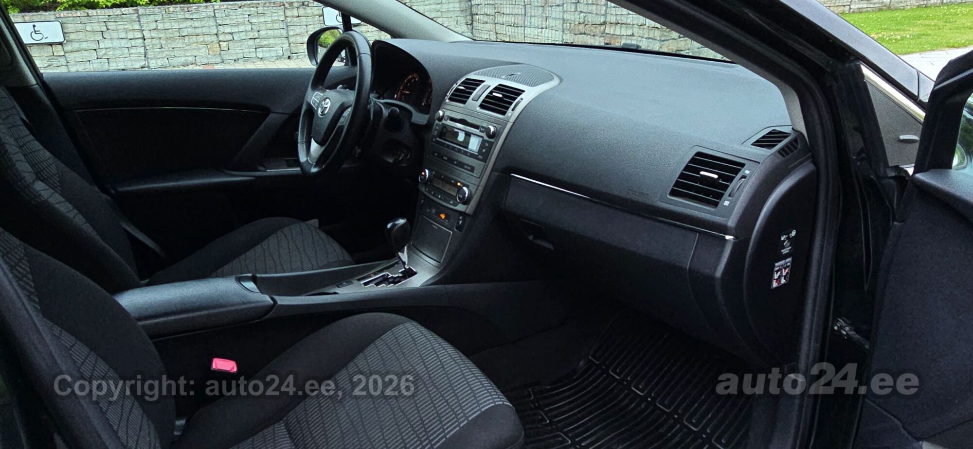 Toyota Avensis 1.8 108kW 2011, kuva 5/10