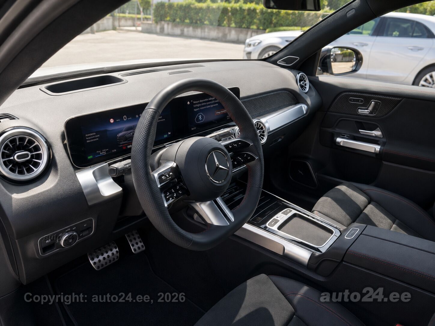 Mercedes-Benz EQB 250+ AMG Styling 140kW 2024, photo 2/6