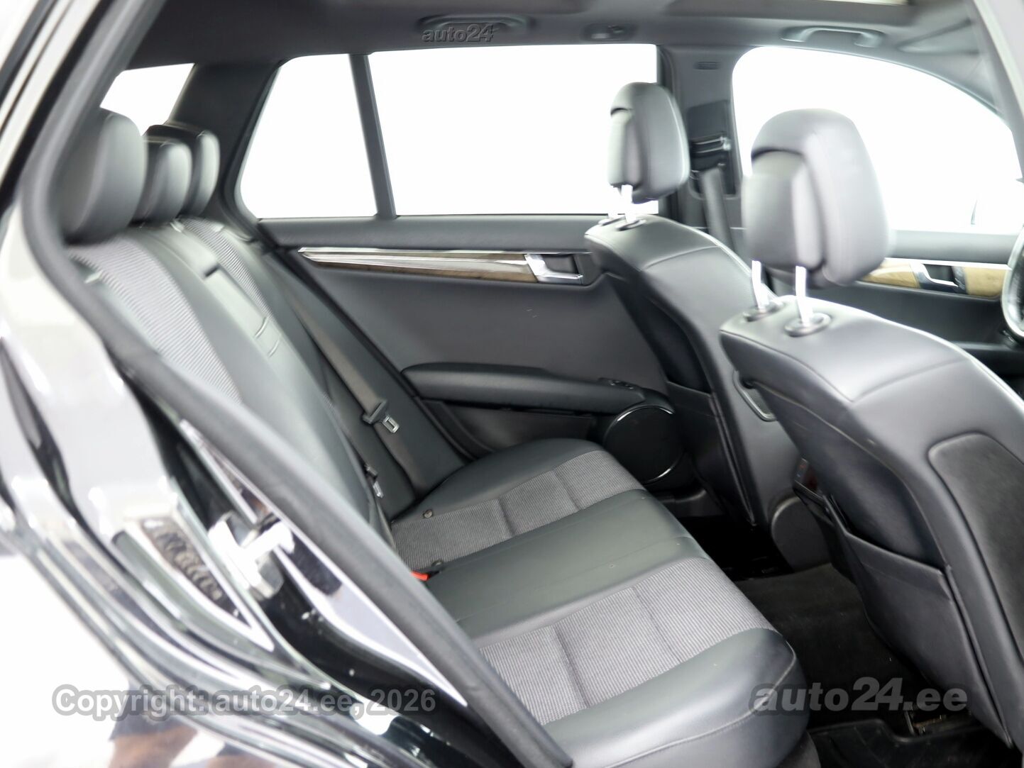 Mercedes-Benz C-Class 2008 — photo 7