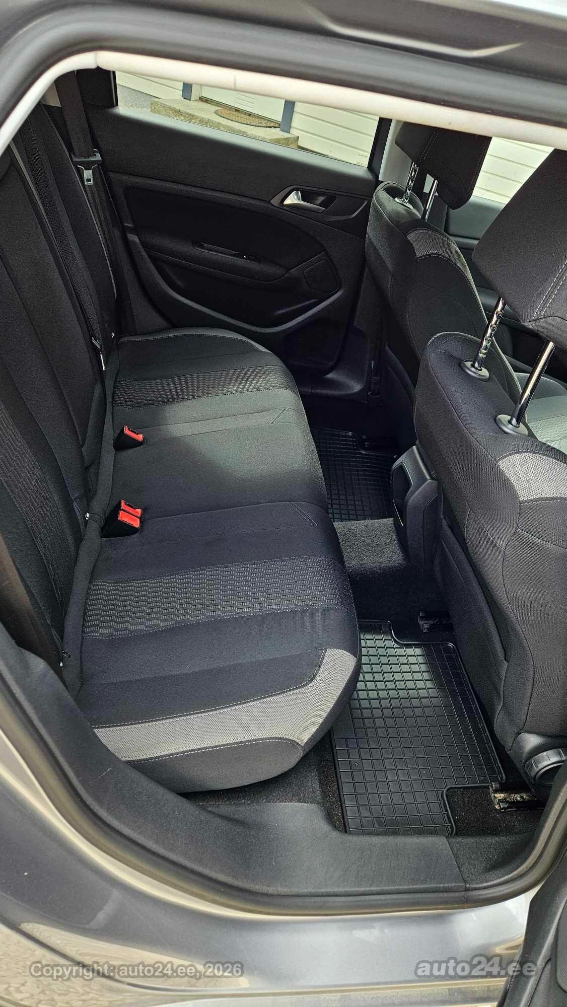 Peugeot 308 - 1