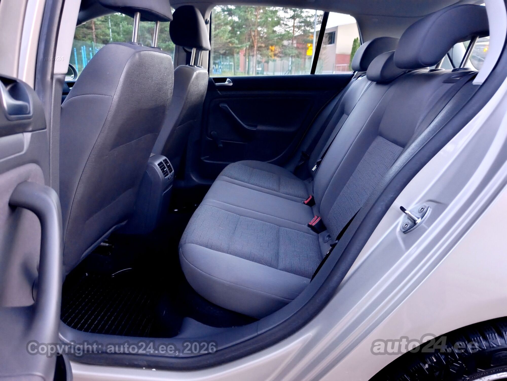 Volkswagen Golf - 11