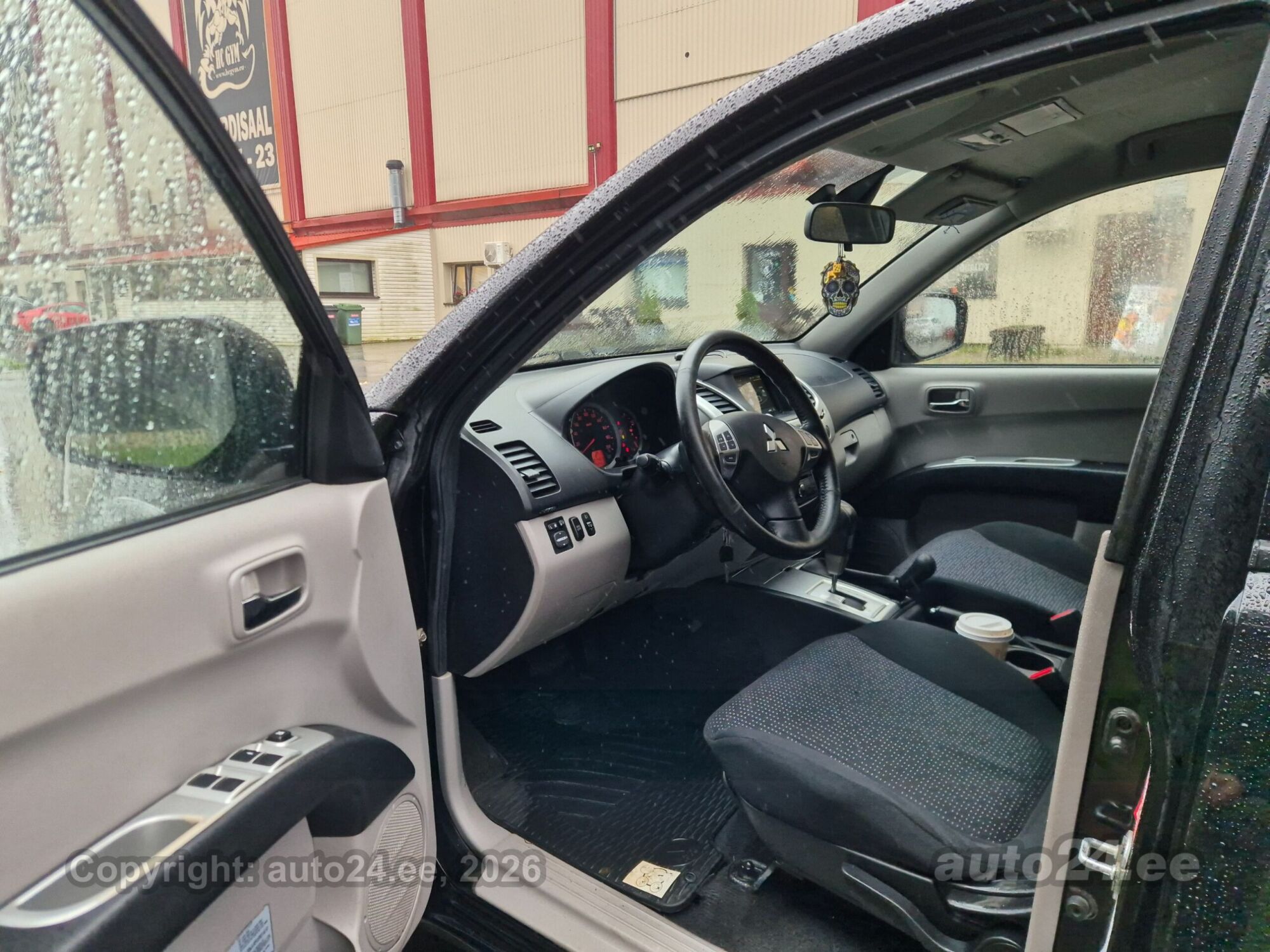 Mitsubishi L200 2012 — photo 11