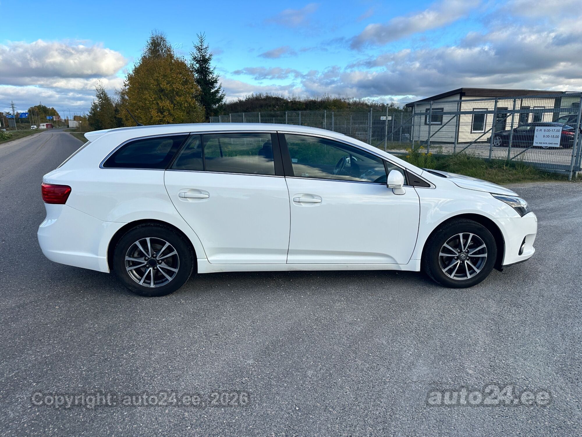 Toyota Avensis 2013 — photo 6