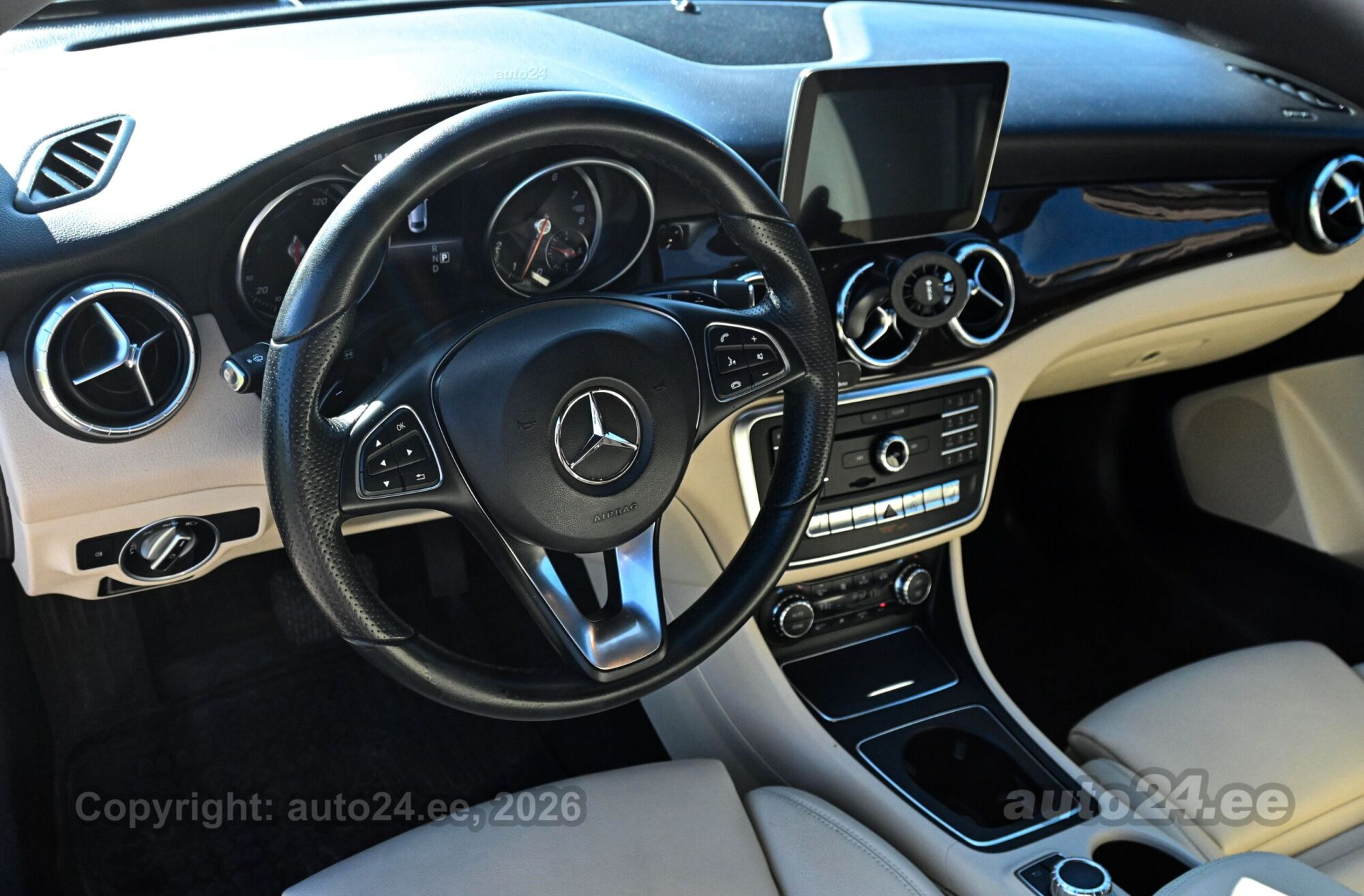 Mercedes-Benz CLA 250 - 11