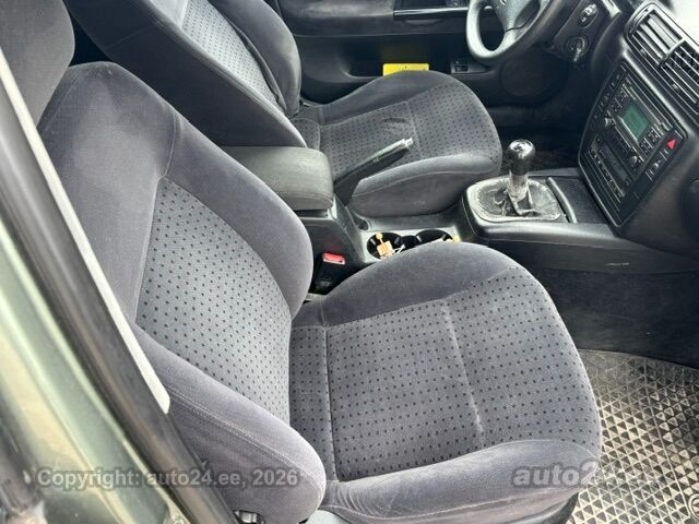Volkswagen Passat 1.6 R4 75kW 2001, kuva 6/10