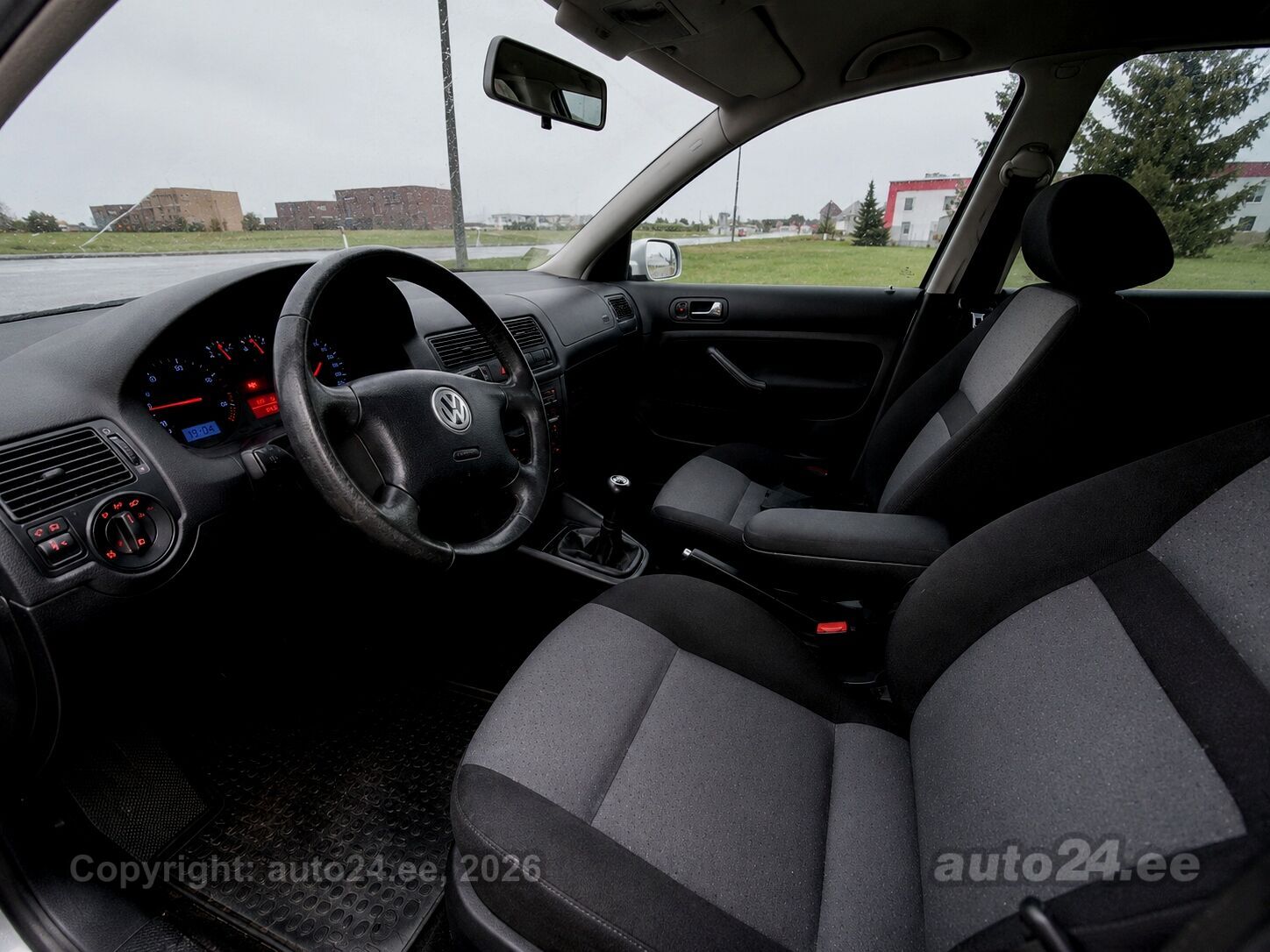 Volkswagen Golf 1.9 TDI 74kW 2005, kuva 5/6
