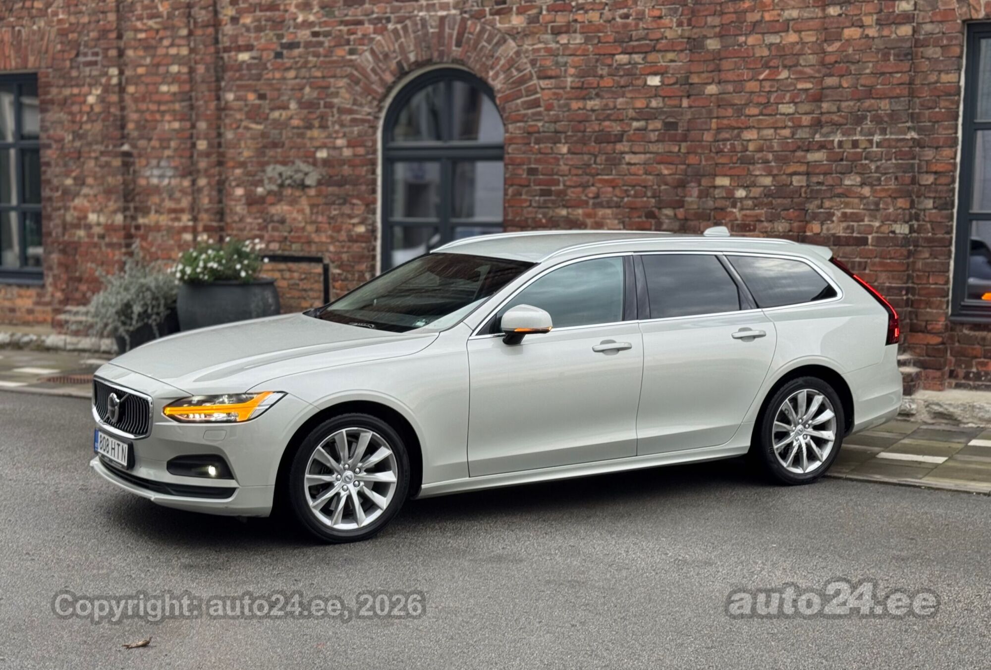 Volvo V90