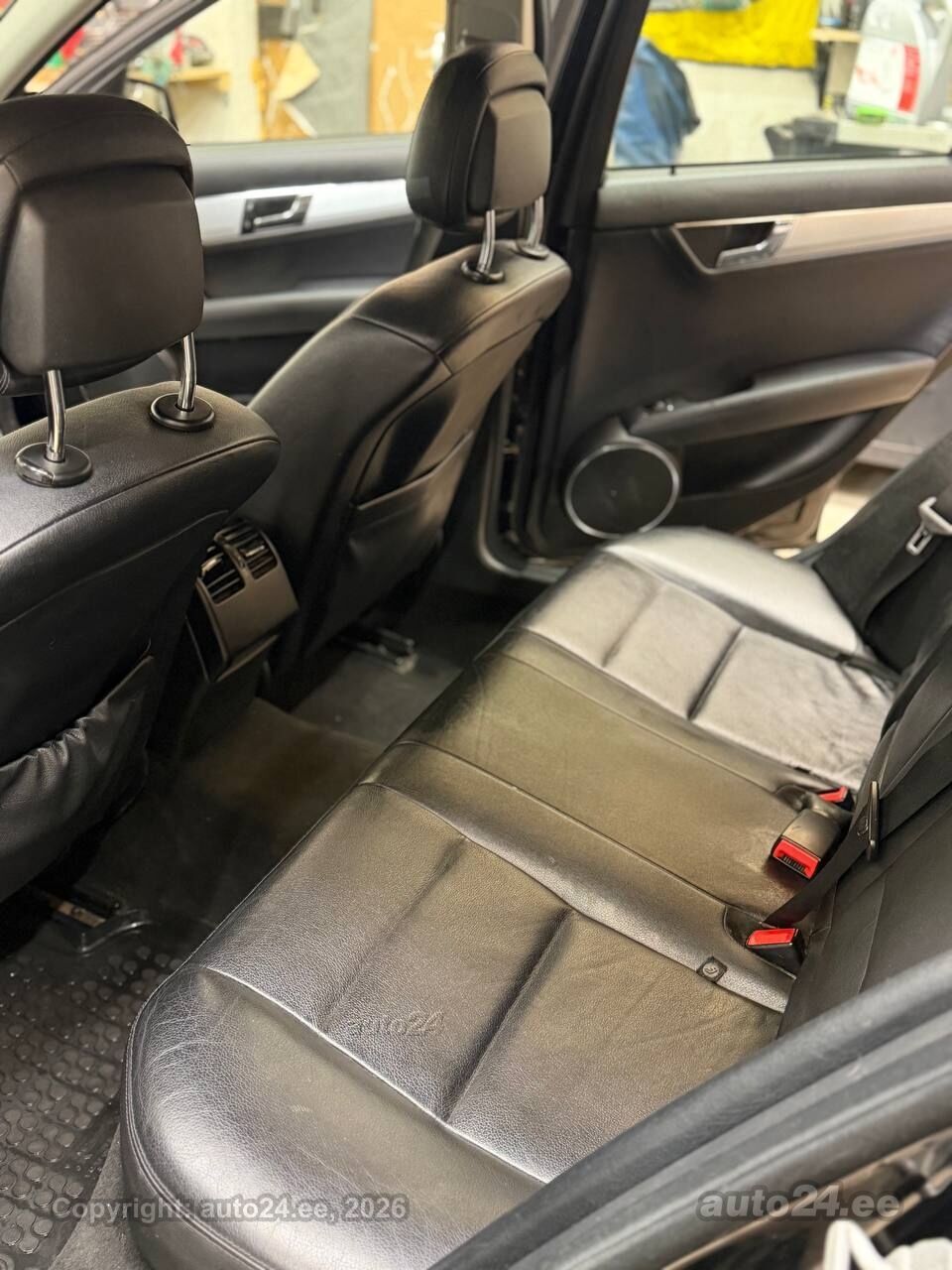Mercedes-Benz C-Class 2008 — photo 9