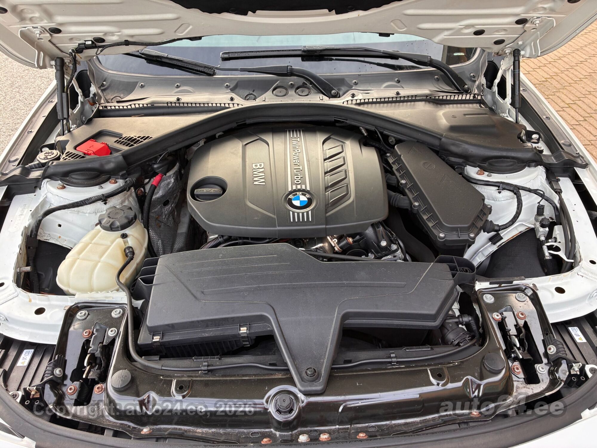 BMW 3 Series 2013 — photo 12