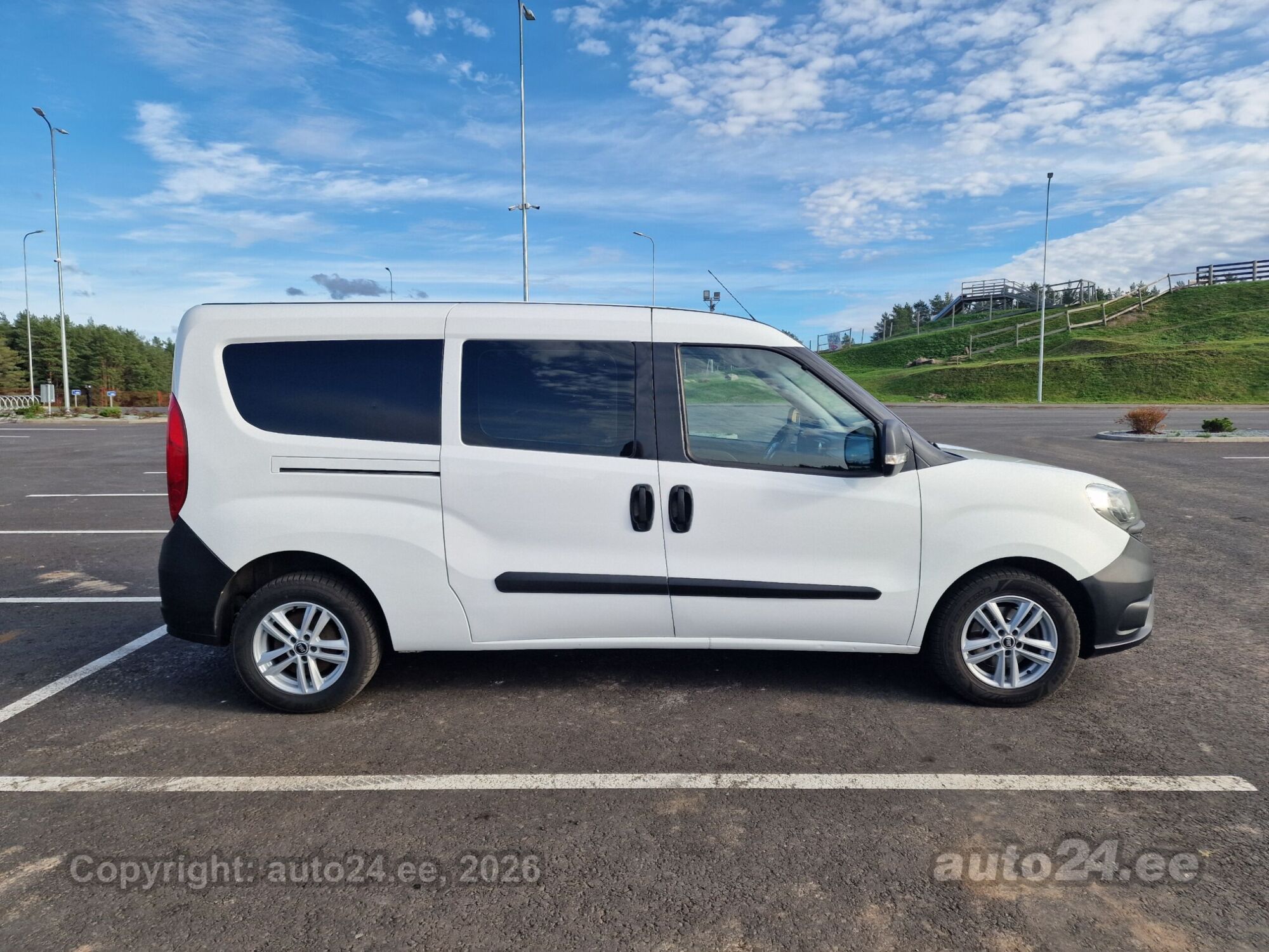 Fiat Doblo 2015 — photo 26