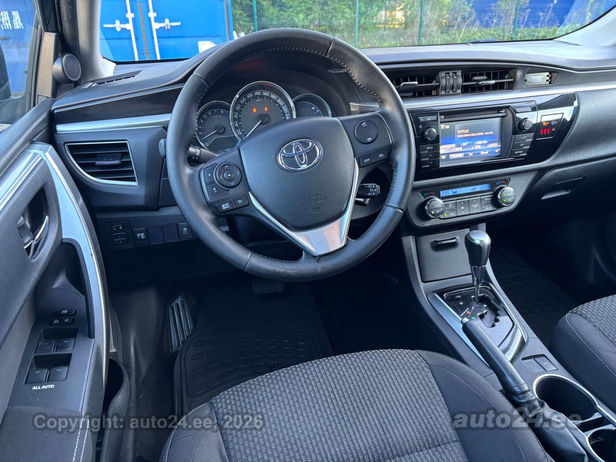 Toyota Corolla - 11