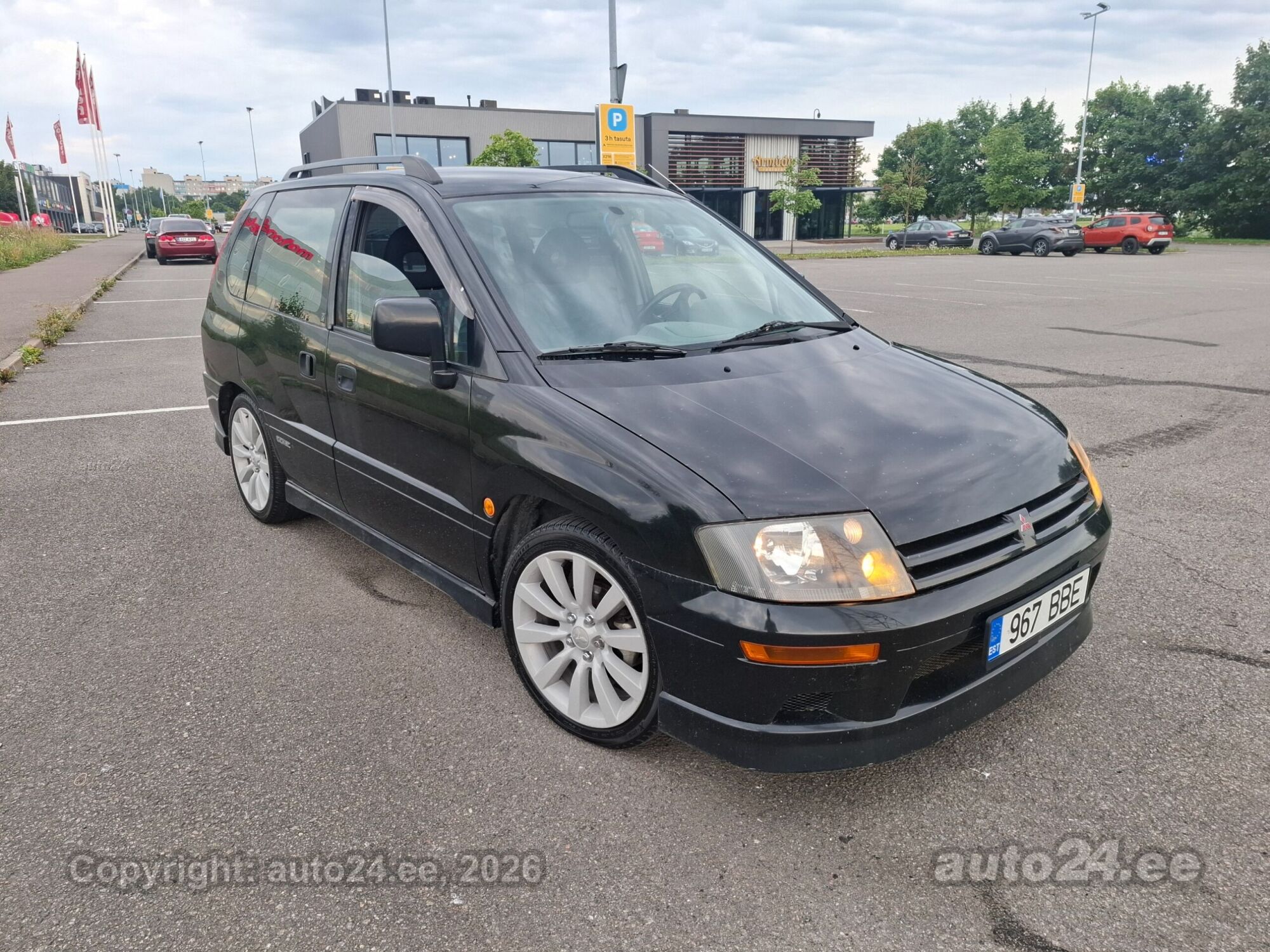 Mitsubishi Space Runner Avance 2.4 110kW 2001, photo 4/10