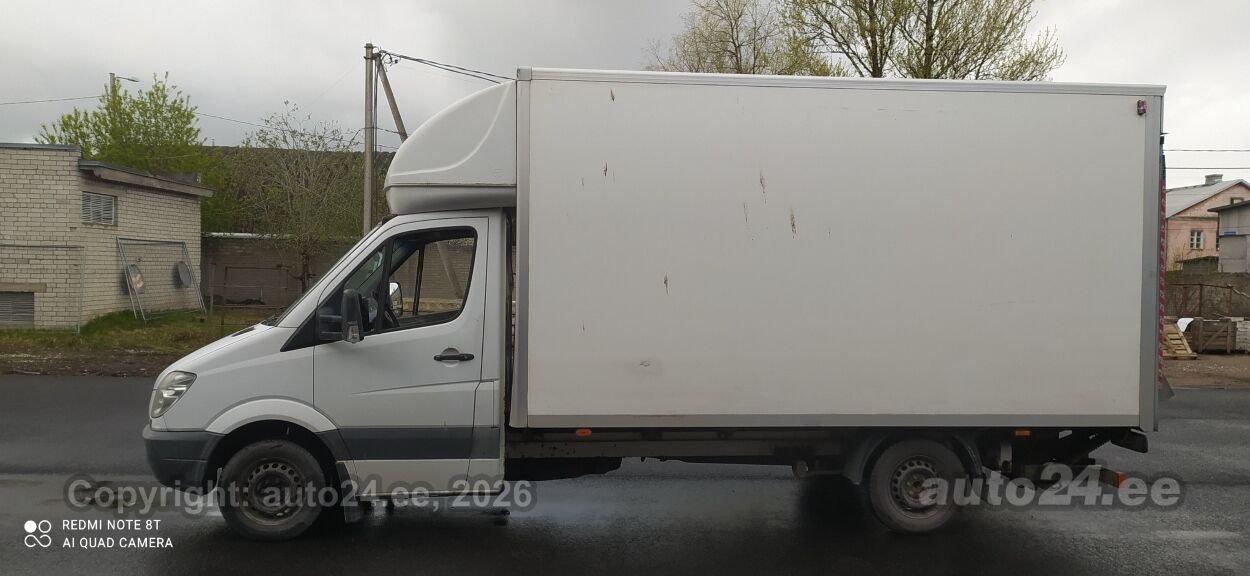 Mercedes-Benz Sprinter 2011 — салон
