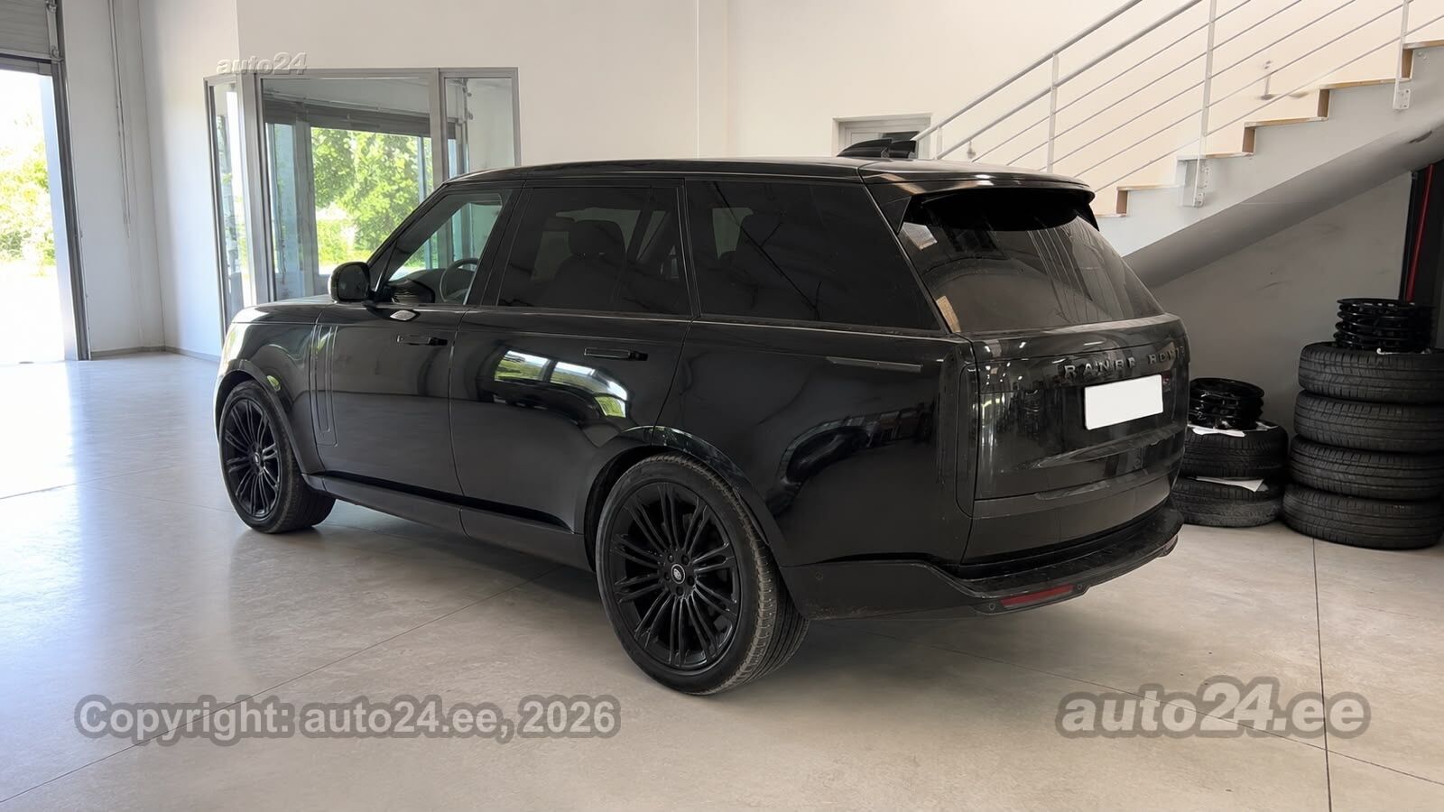 Land Rover Range Rover 2023, photo 2/10
