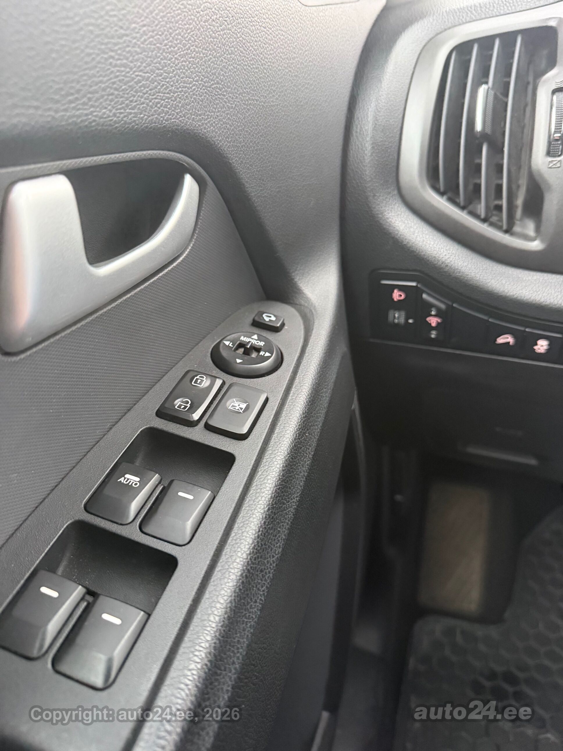 Kia Sportage 2013 — photo 14