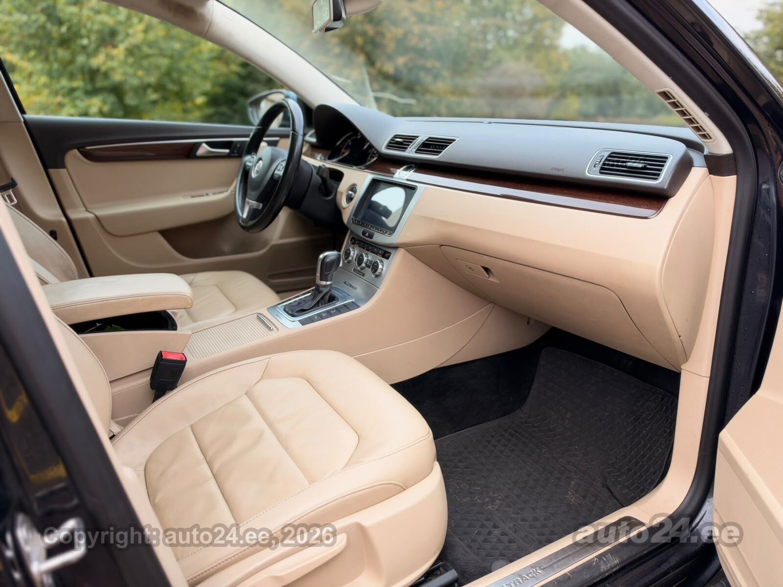 Volkswagen Passat 2013 — photo 13