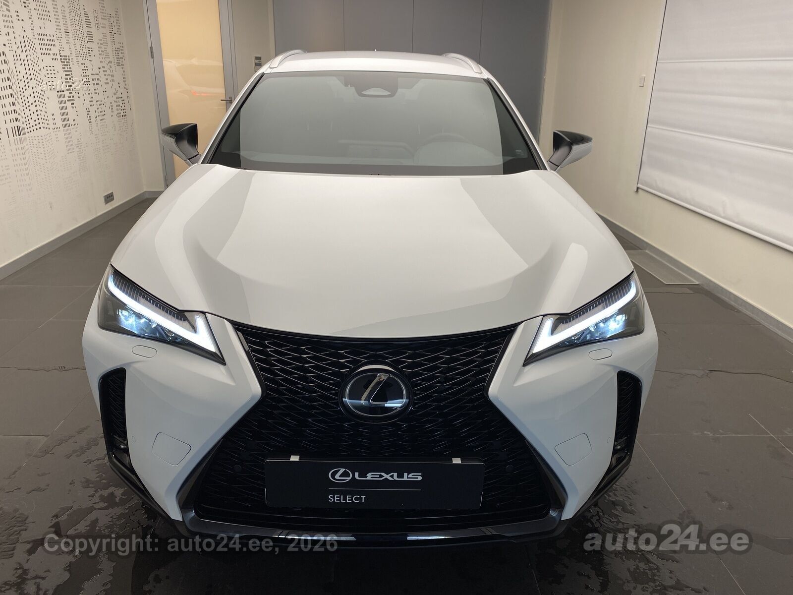 Lexus UX - 4