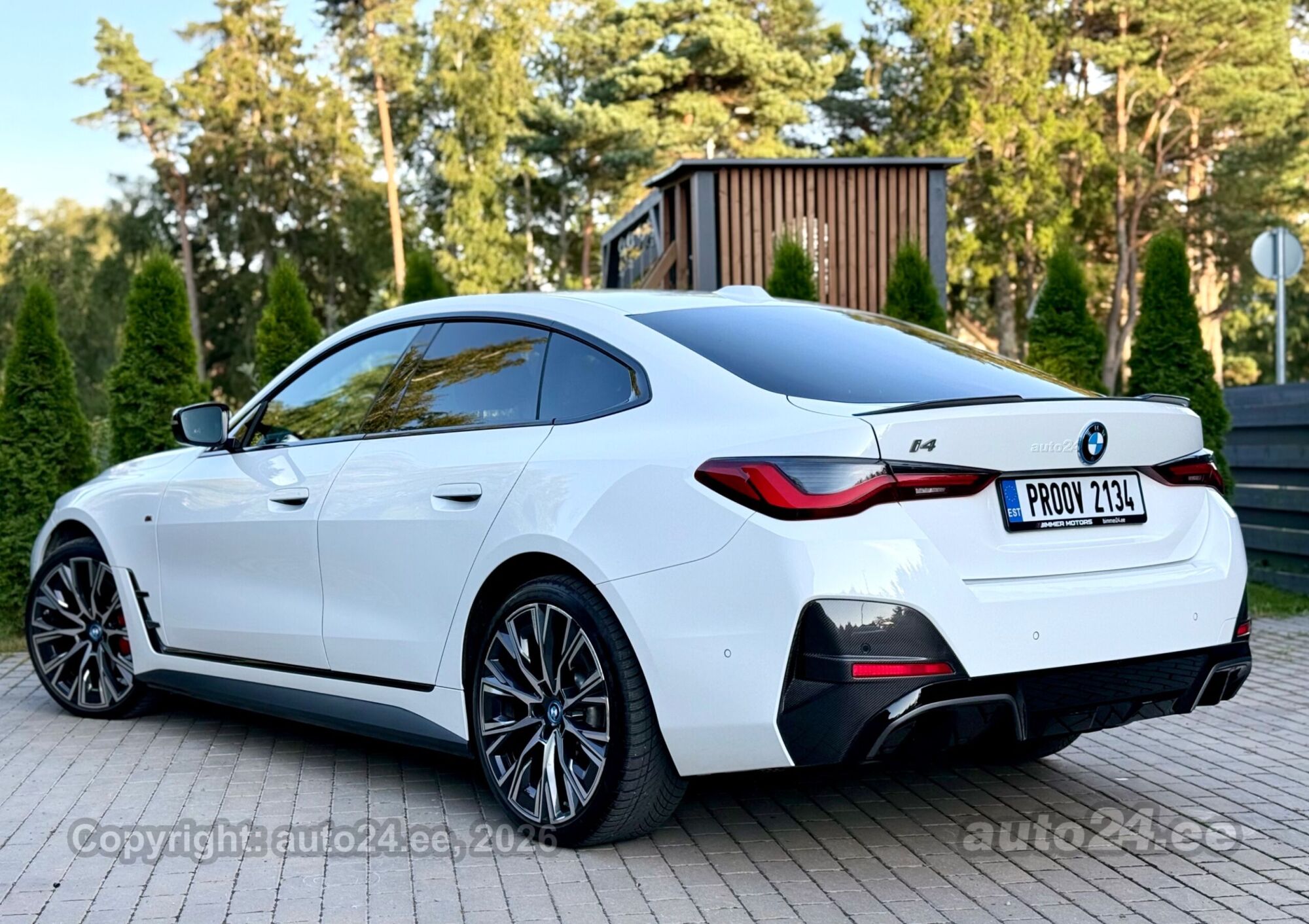 BMW i4 2023, kuva 4/10