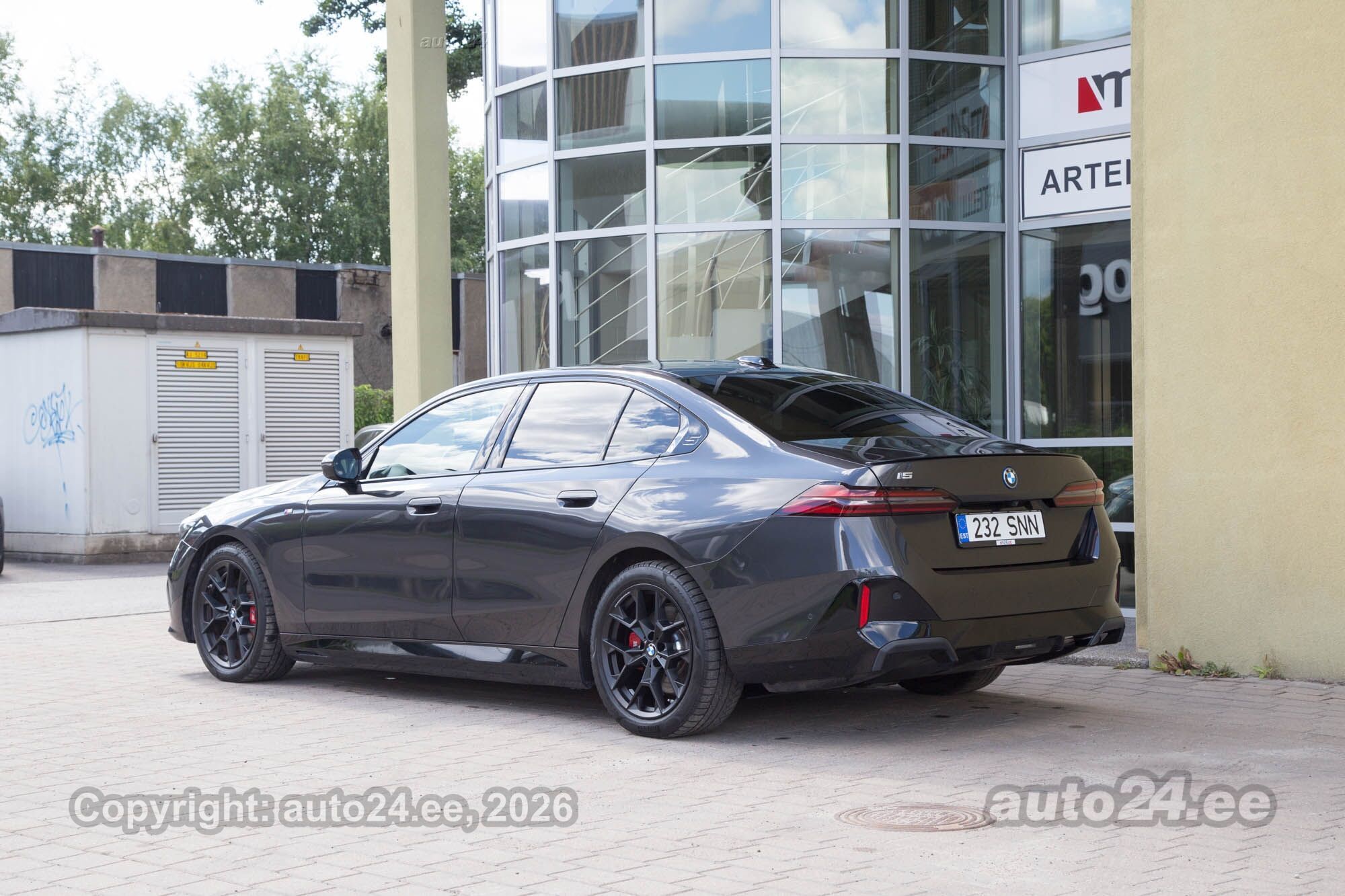 BMW i5 2023, photo 7/10
