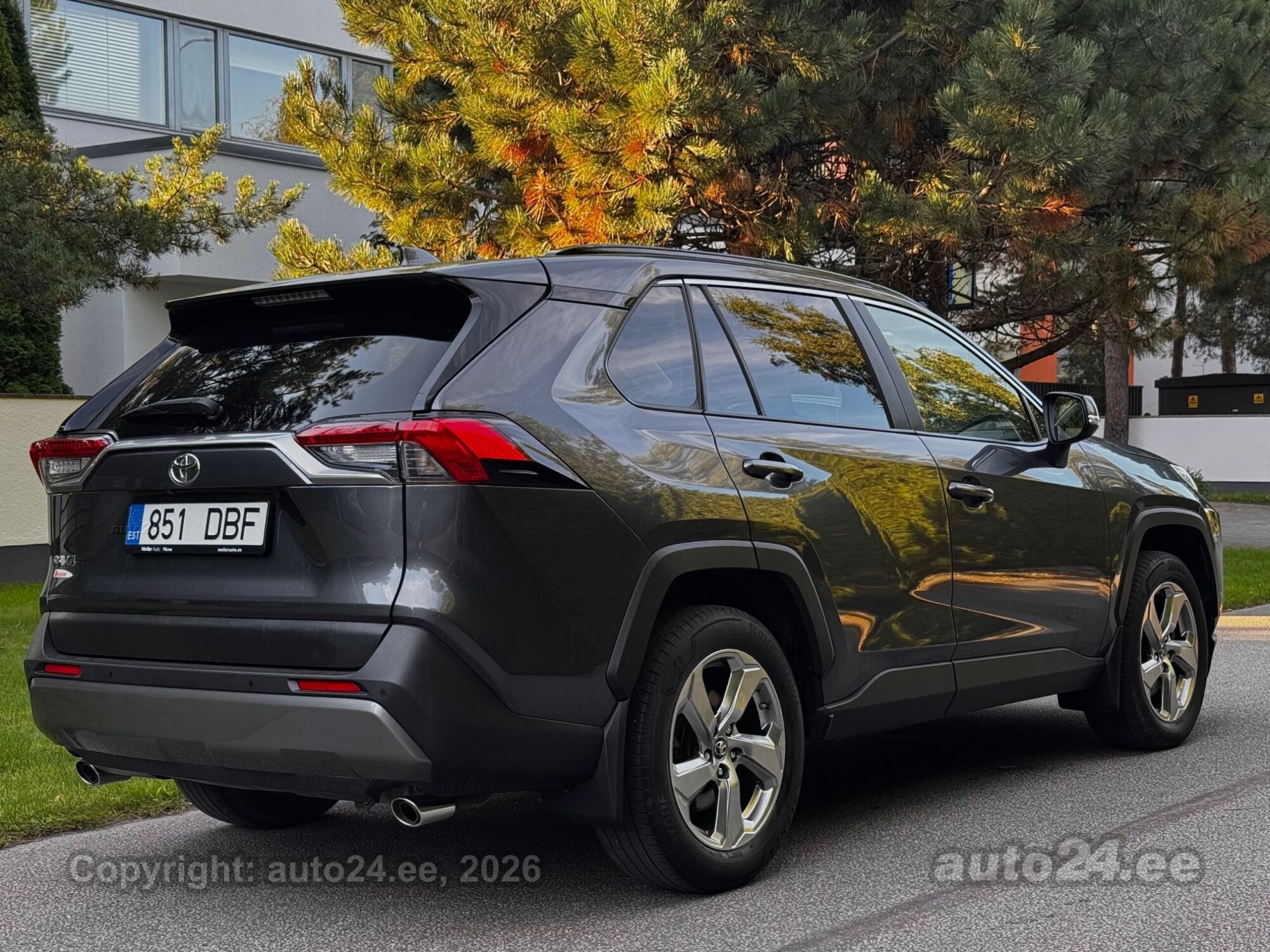 Toyota RAV4 - 10
