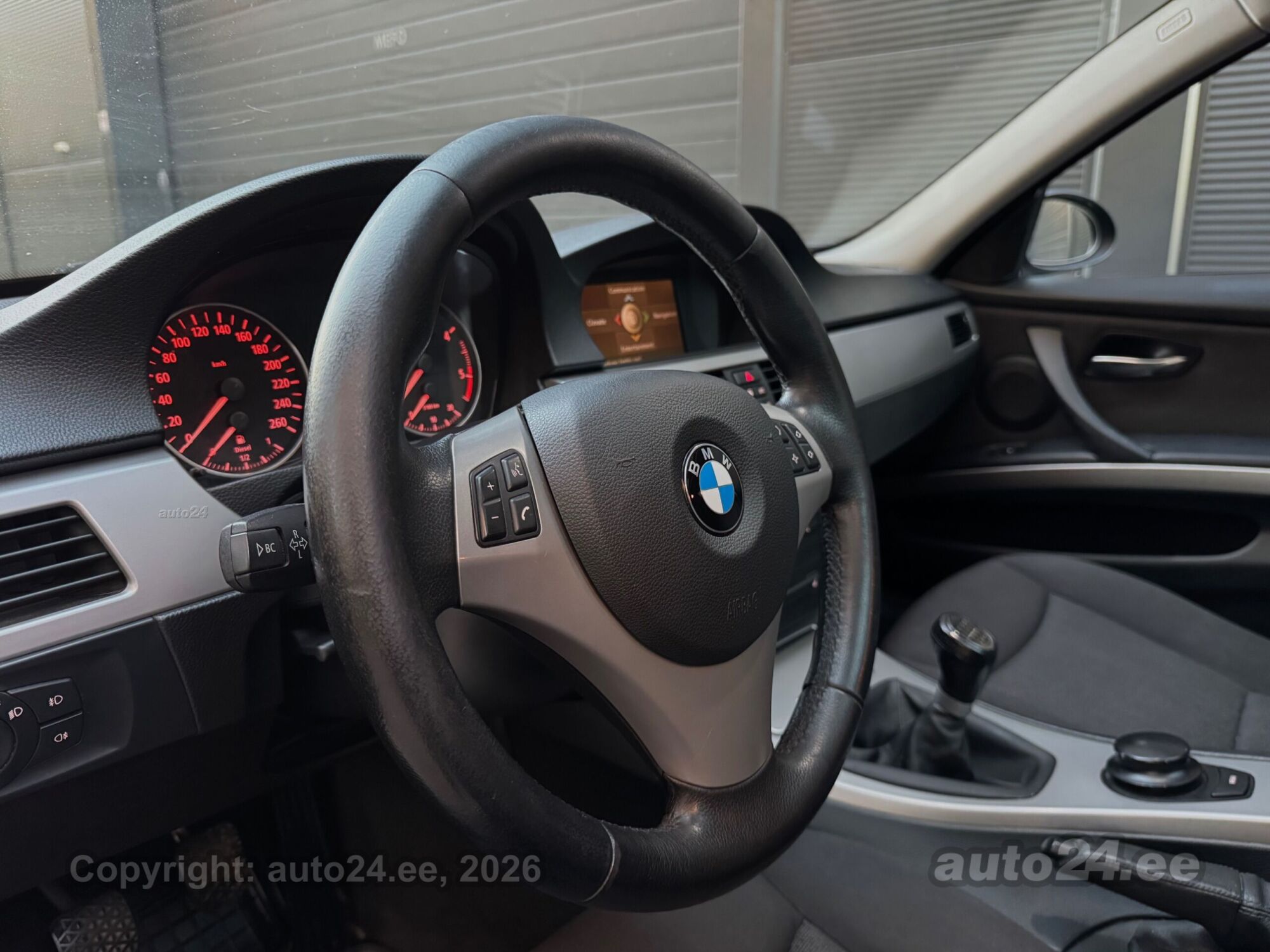 BMW 3 Series 2005 — photo 15