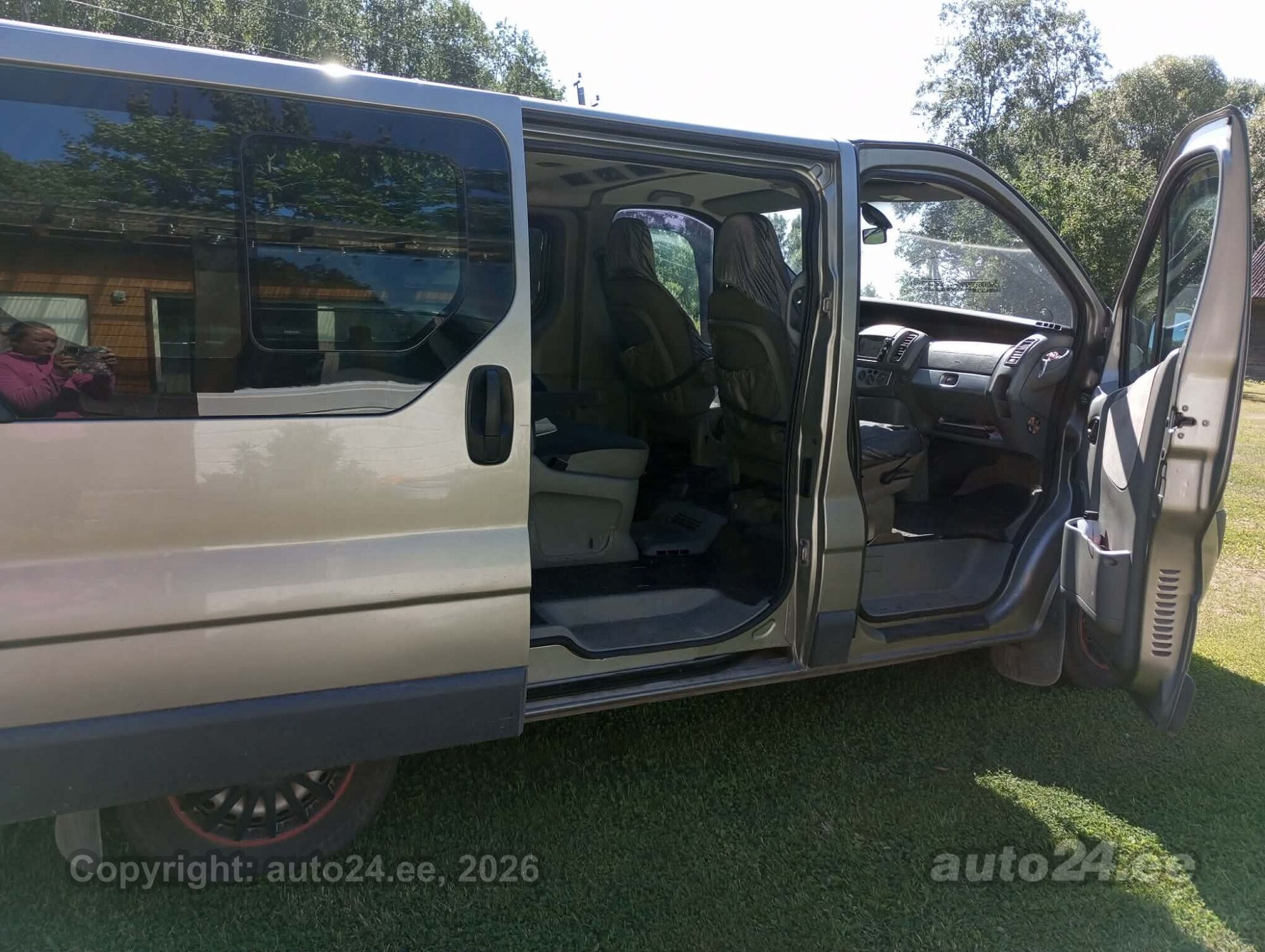Renault Trafic 2.5 107kW 2007, kuva 4/10