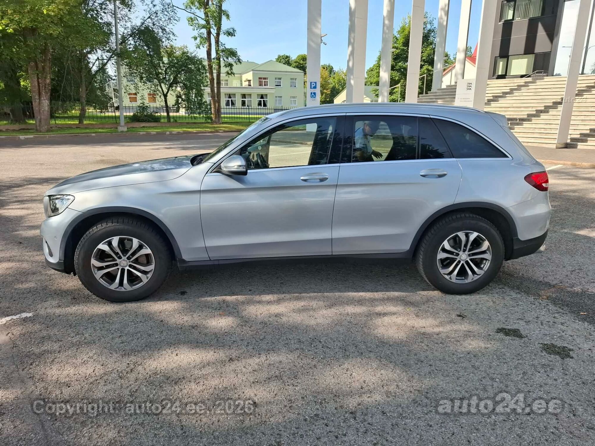 Mercedes-Benz GLC-sarja 2016, photo 4/10