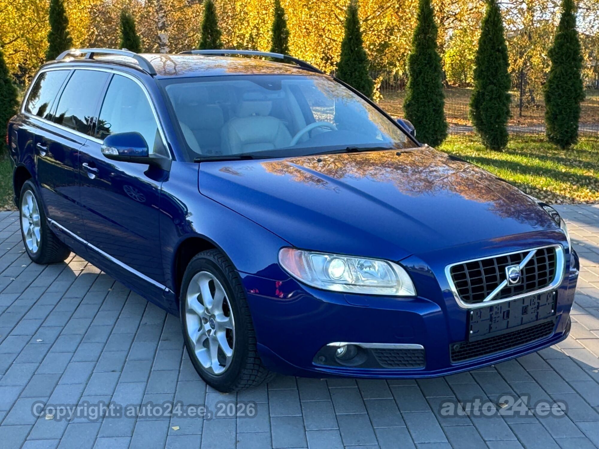 Volvo V70 2008 — interior
