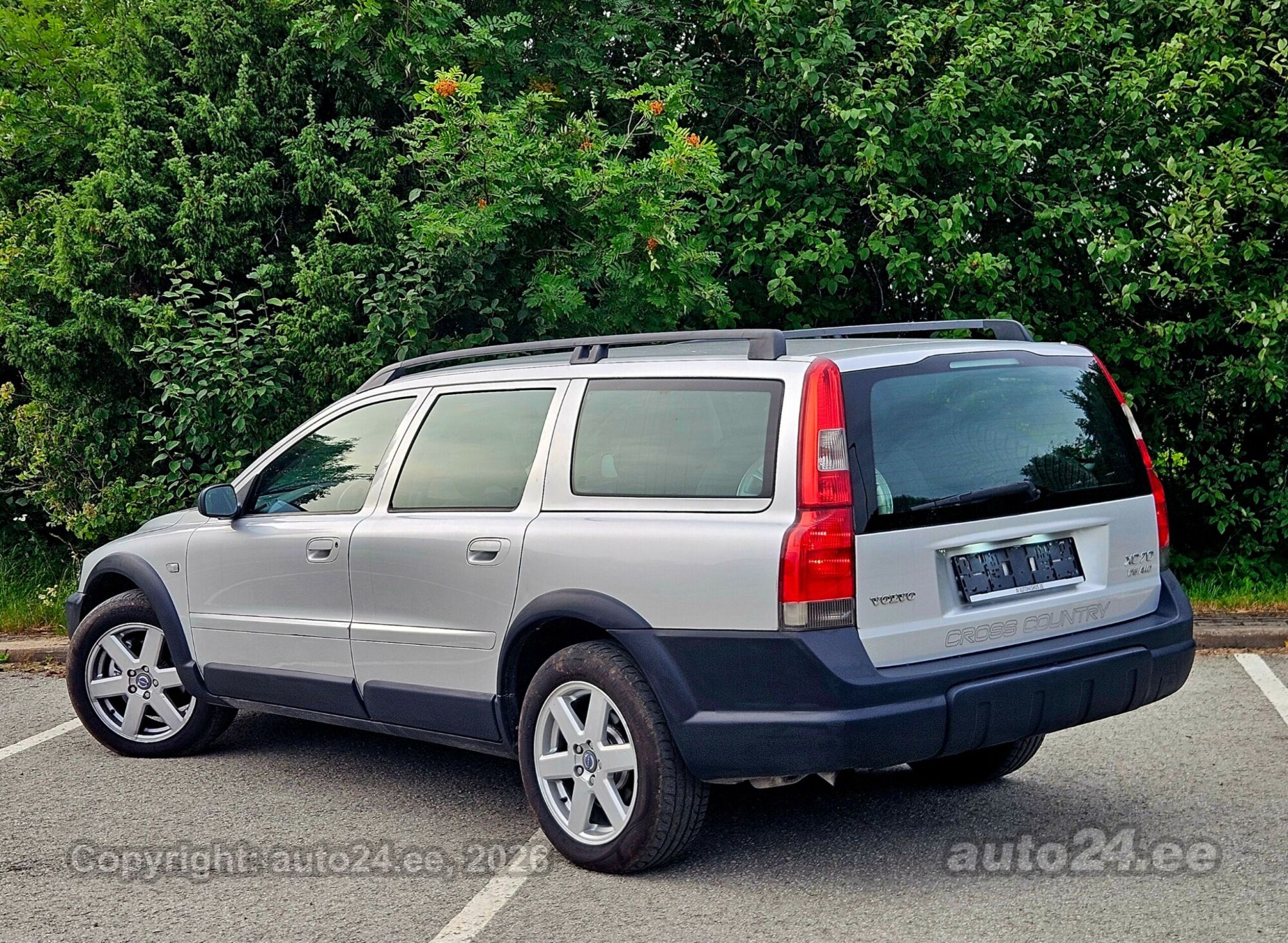 Volvo XC70 2.4 D5 120kW 2004, kuva 7/10