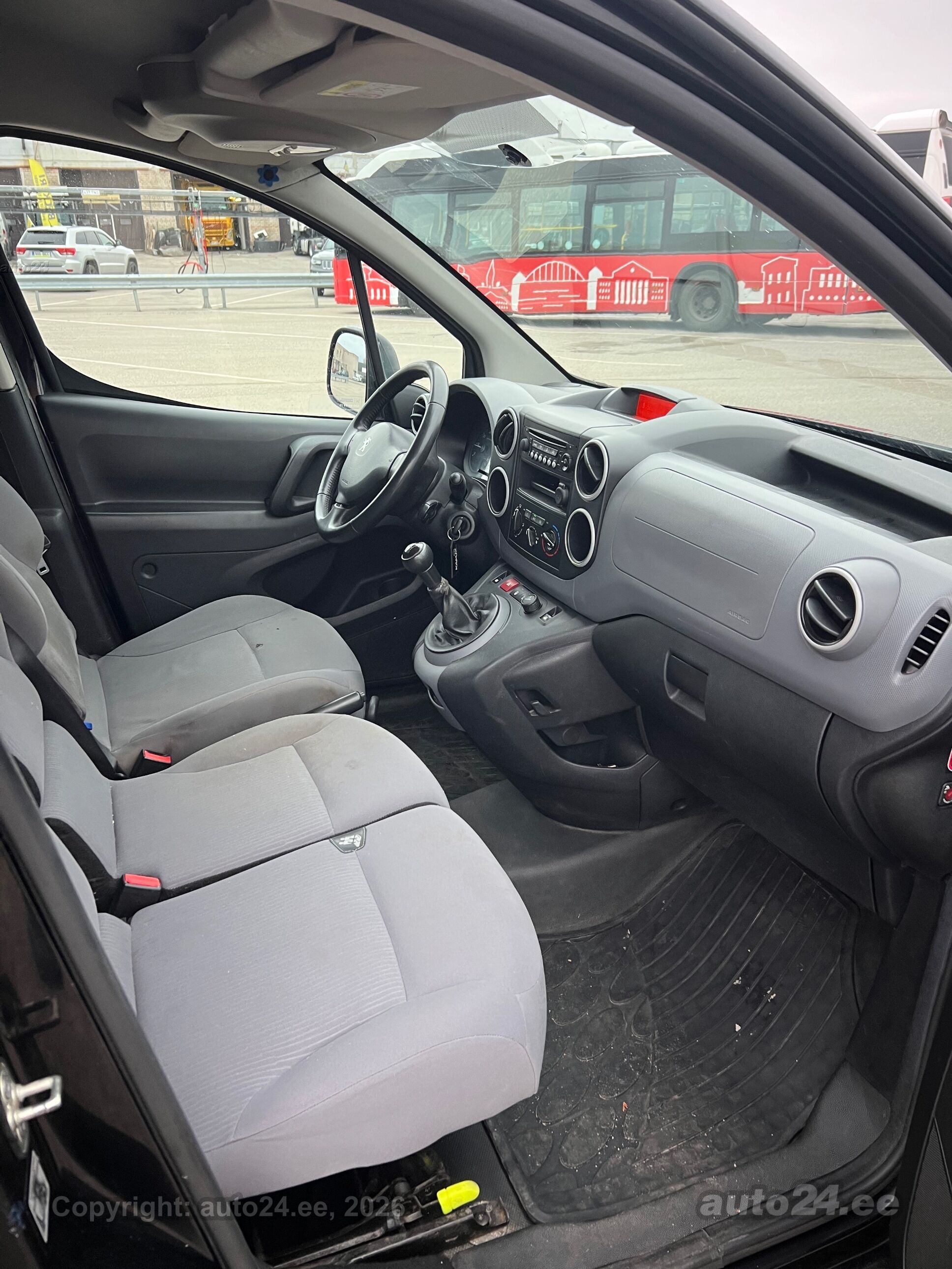 Peugeot Partner 2015 — photo 6
