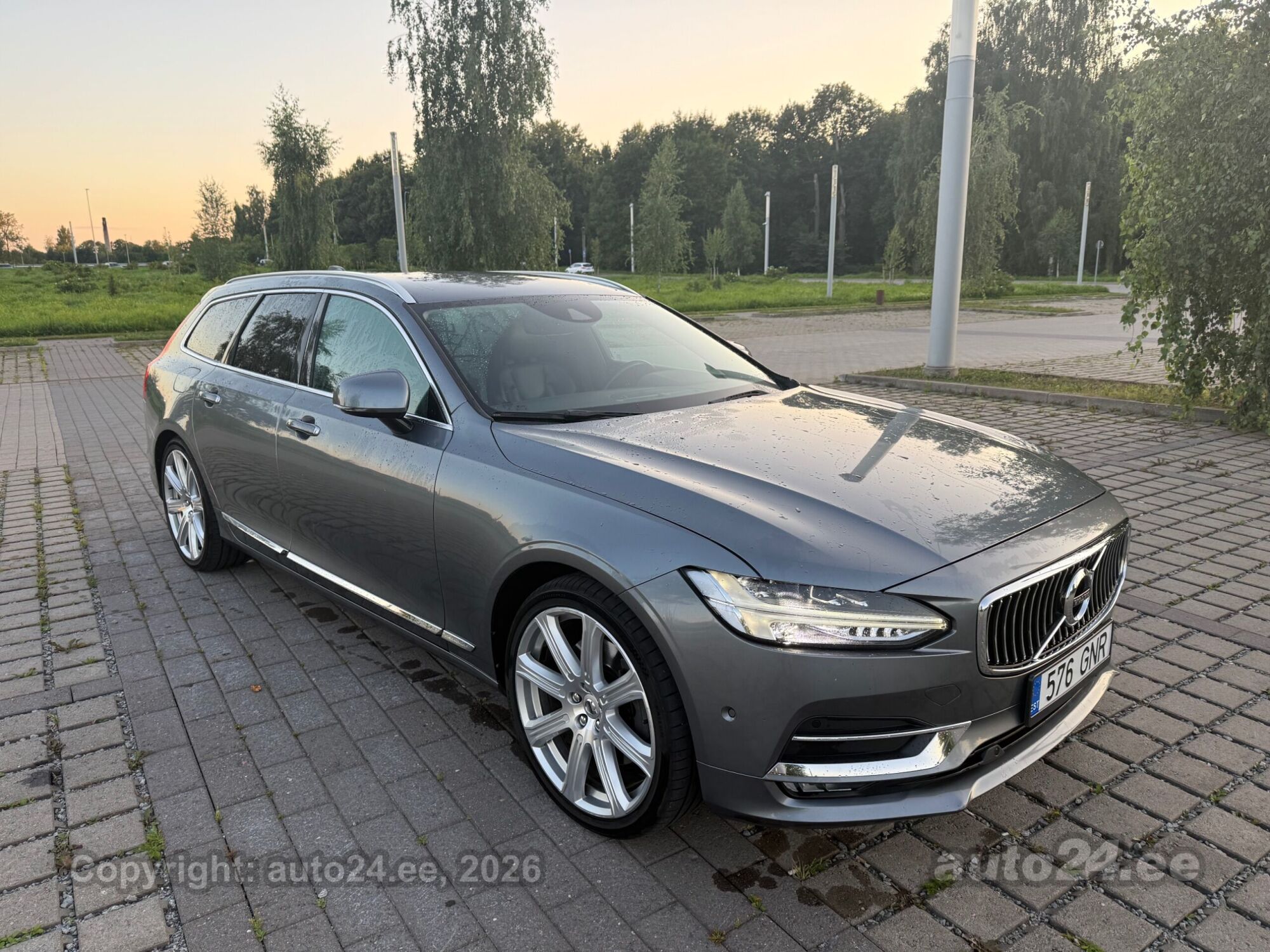 Volvo V90