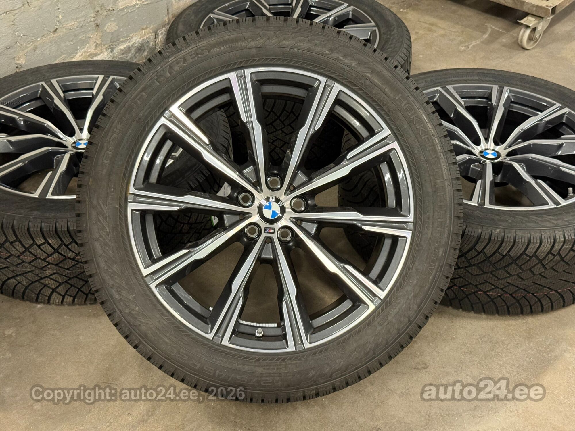 275/45R20 740M UUED BMW Nokian Hakkapeliitta R5 - Wheels + tyres