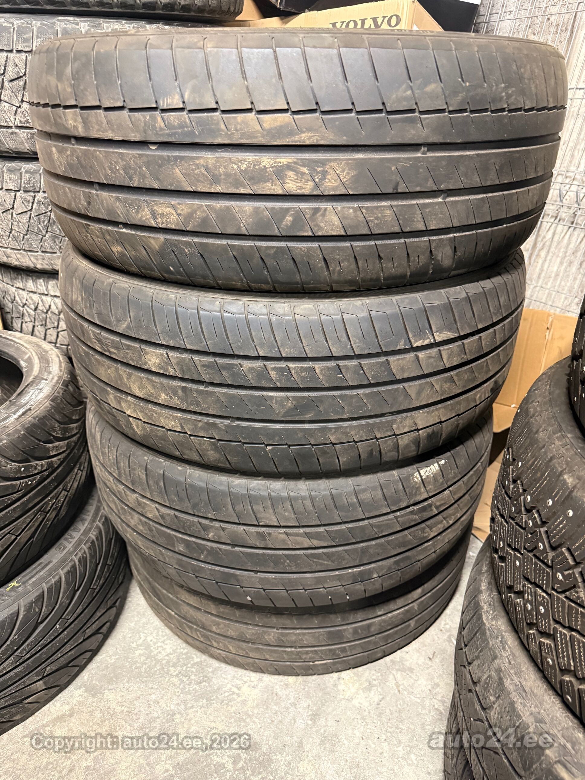 275/40R22   Kapsen – foto 1