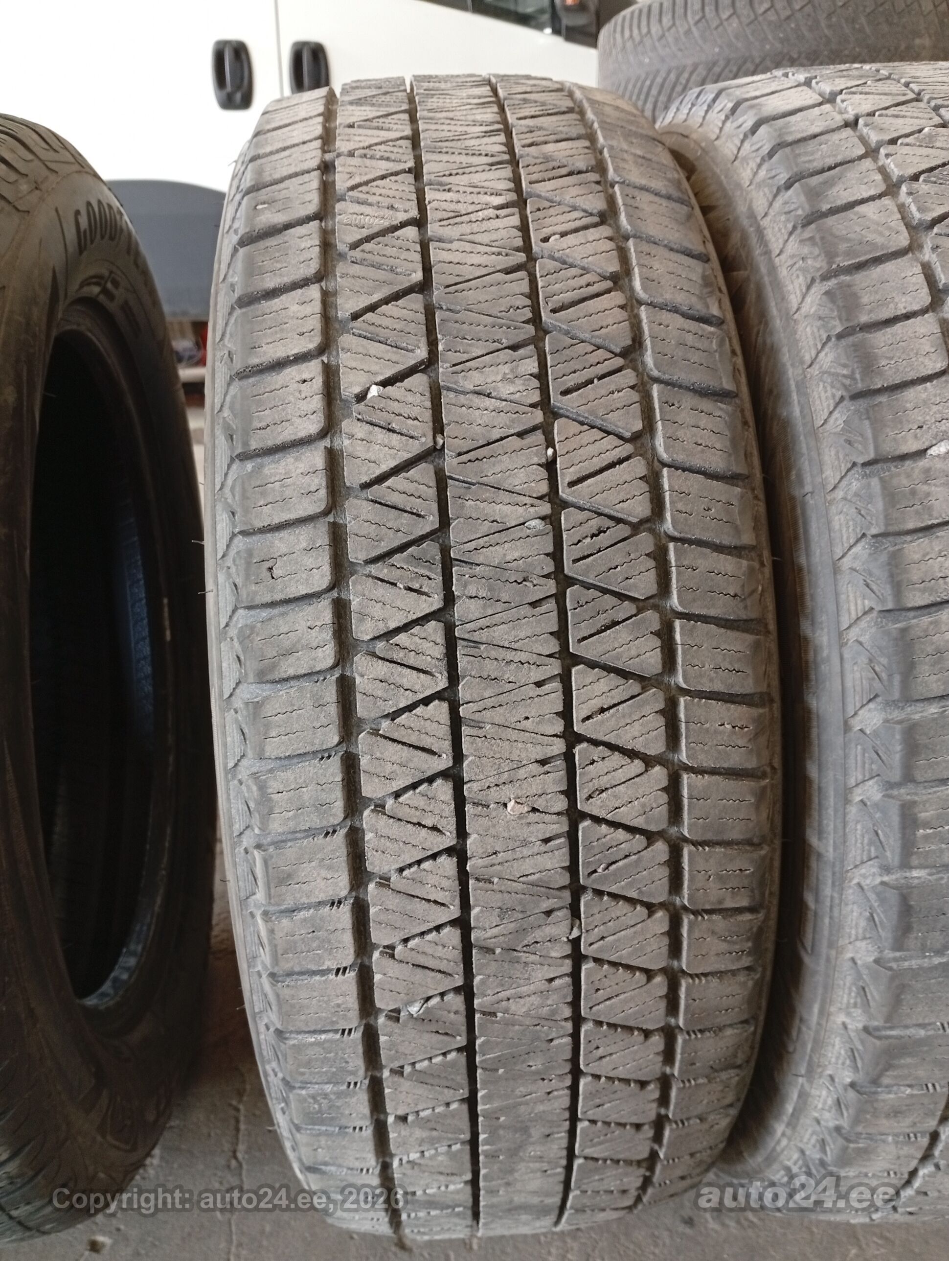 225/60R18 Bridgestone Blizzak Dmv3 Ms - Tyres - auto24.ee