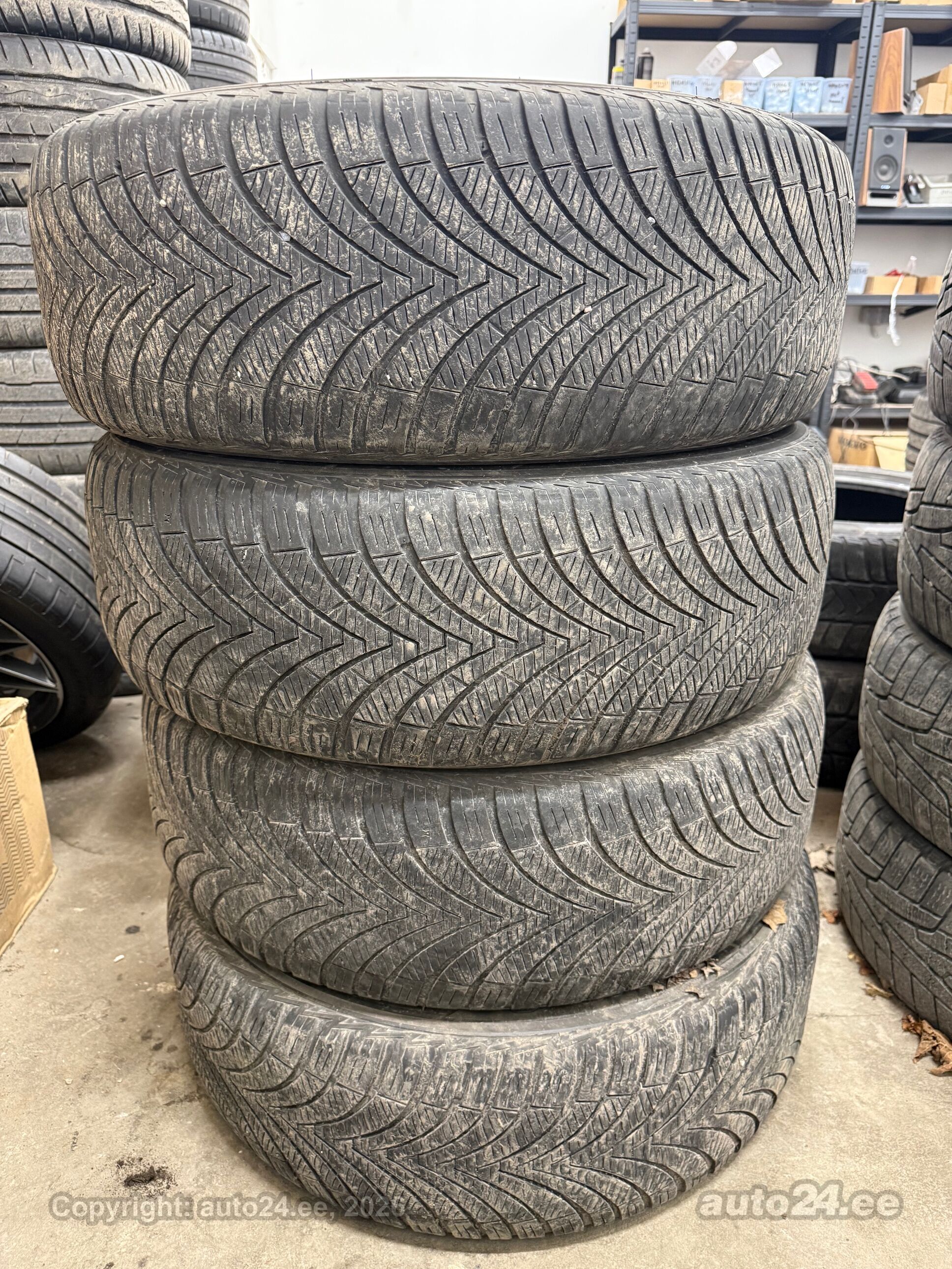 235/55R19   Kumho – foto 1