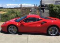 USA-s jäi vahele autovaras, kes kerjas Ferrarile bensiini