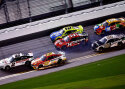 Daytona 500 miili sõit võideti ülinapi vahega