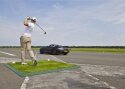 David Coulthard püüdis roolis olles kinni lendava golfipalli