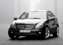 Mercedes-Benz esitles uut CLC kupeed