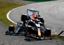 Tiitlipretendentide avarii eest sai karistada Verstappen