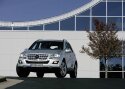 Mercedes-Benz esitles uuenenud M-klassi