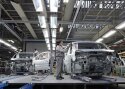 Peugeot sulgeb ja müüb tehase
