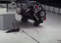 VIDEO. Jeep Wrangler läks testis ümber – frontaalkokkupõrkel

