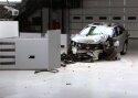 IIHS testis nelja auto turvalisust väikese ülekattega avariitestis